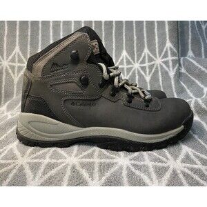 Columbia Hiking Boots Womens Gray Size 8 Newton Ridge Plus Waterproof Omni-Grip